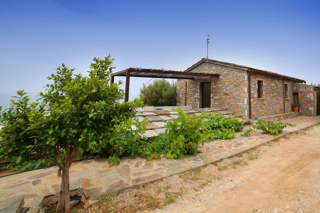 Pyrgos Traditional Village Agios Kirykos  ภายนอก รูปภาพ