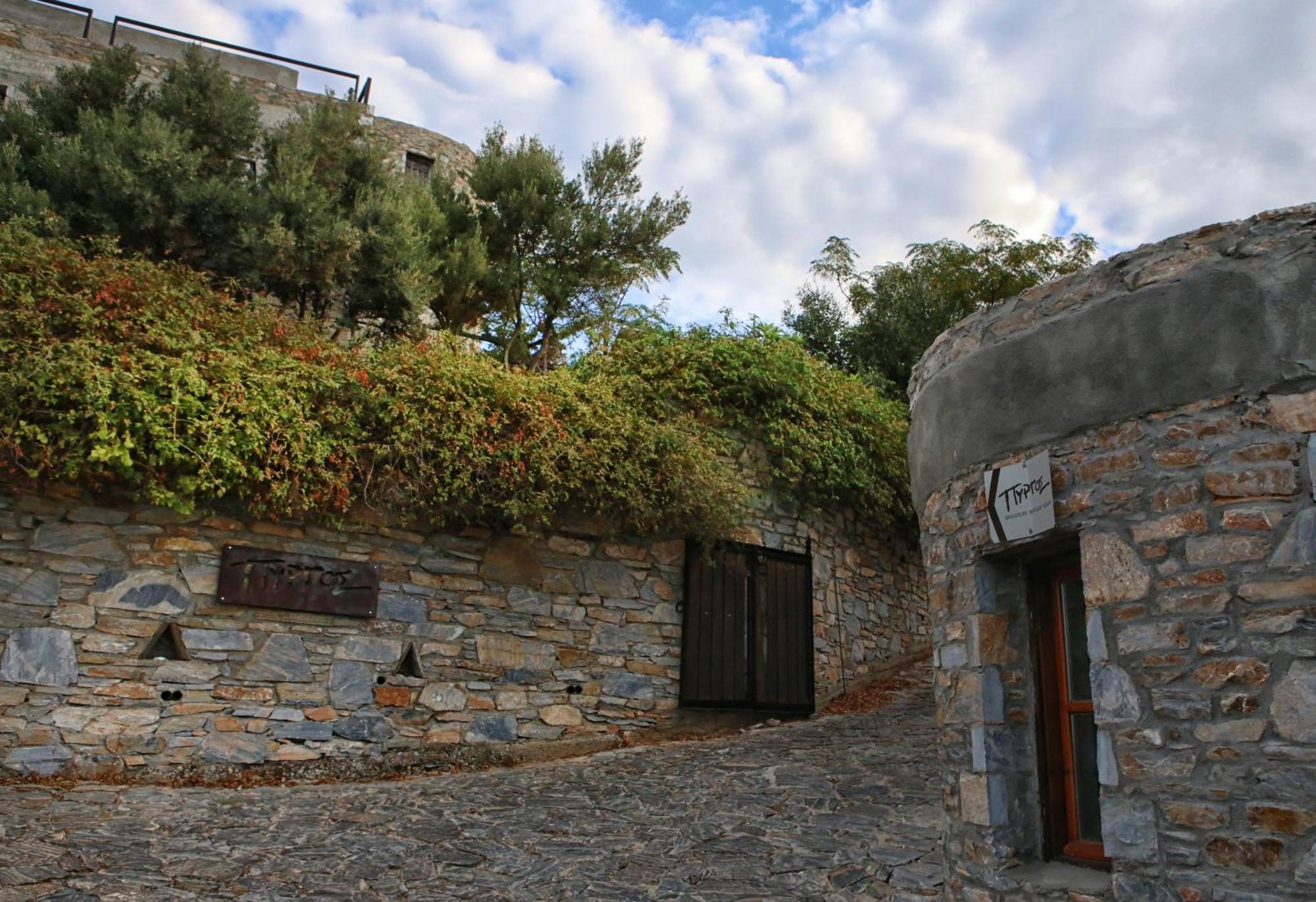 Pyrgos Traditional Village Agios Kirykos  ภายนอก รูปภาพ